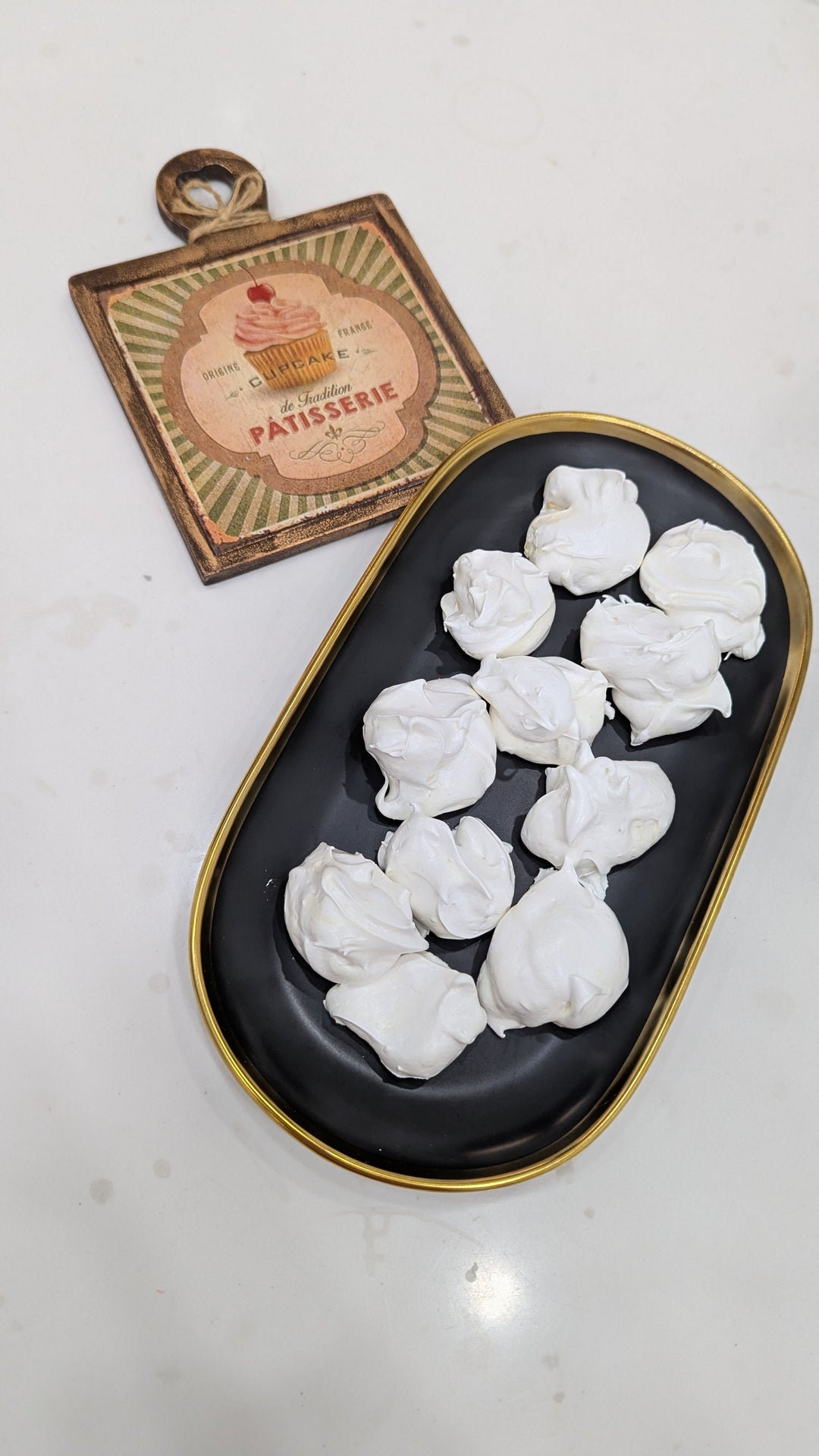DEHYDRATED MERINGUE