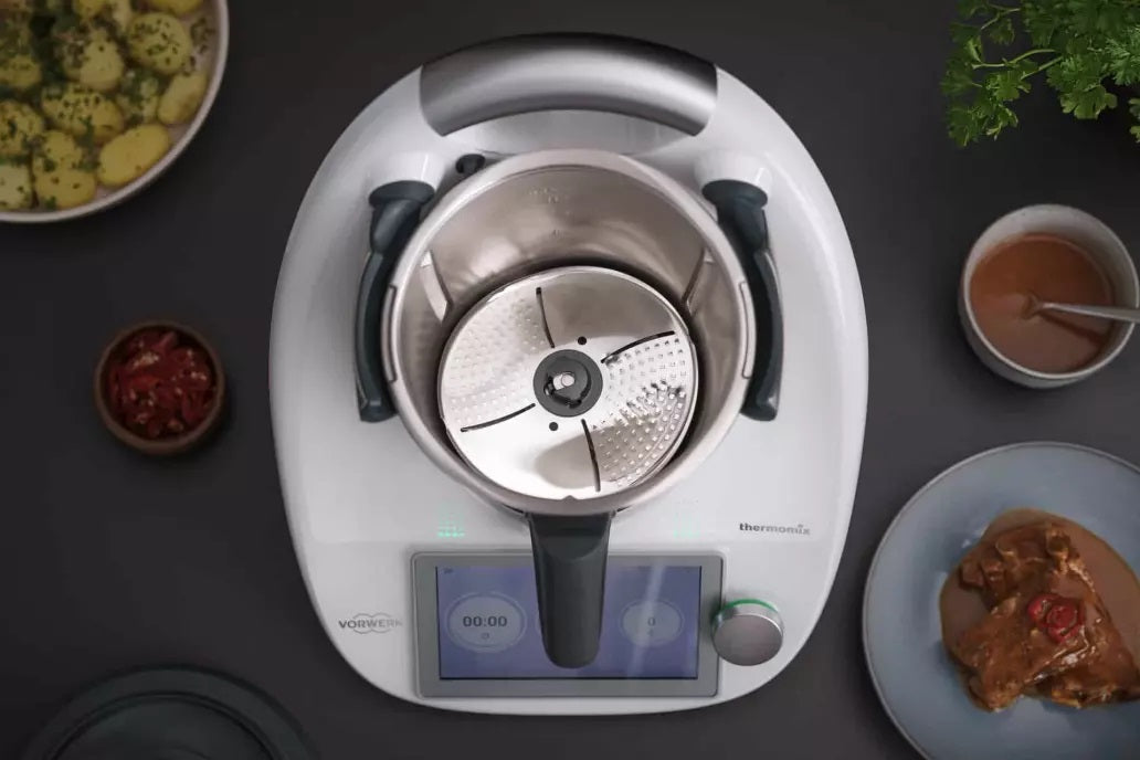 The Smart Thermomix® Blade Cover Peeler that cleans, scrubs, peels, Sous Vide and Slow Cooks